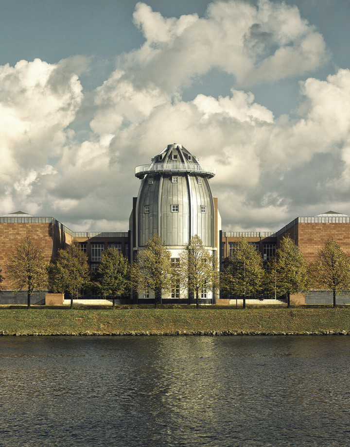Zicht op het Bonnefantenmuseum Maastricht
