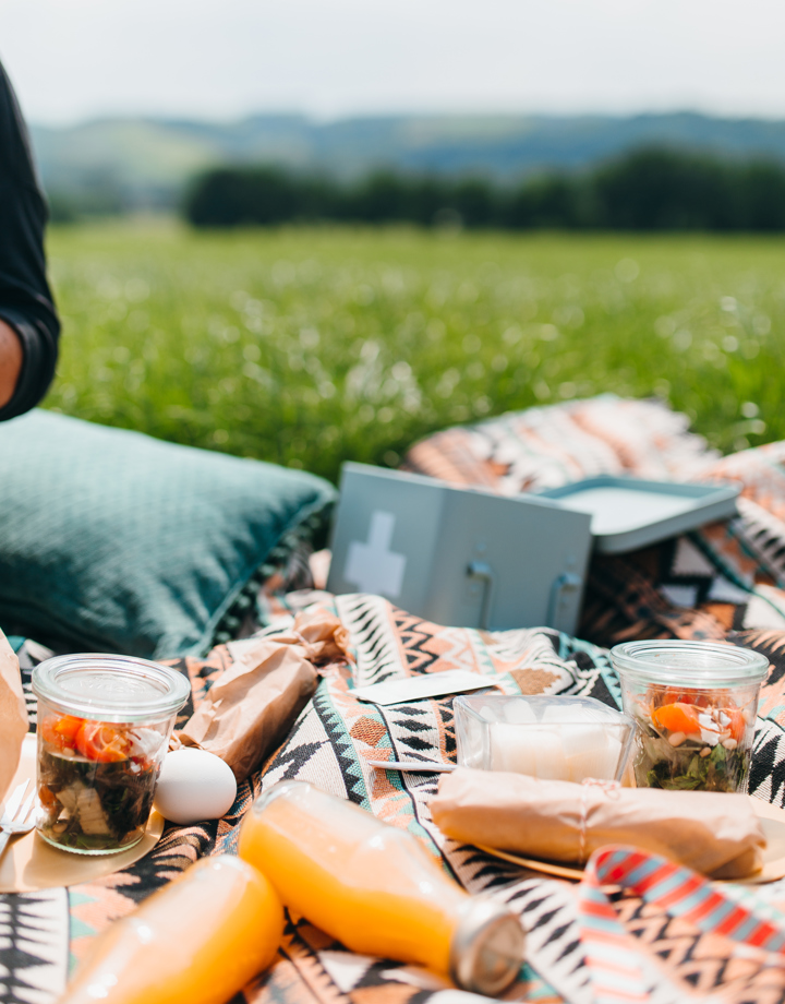 Picknickdeken met luxe lekkernijen