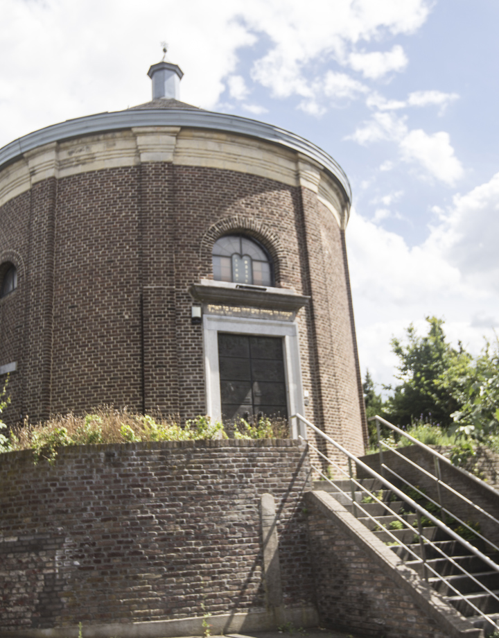 Zicht op de synangoge van Meerssen