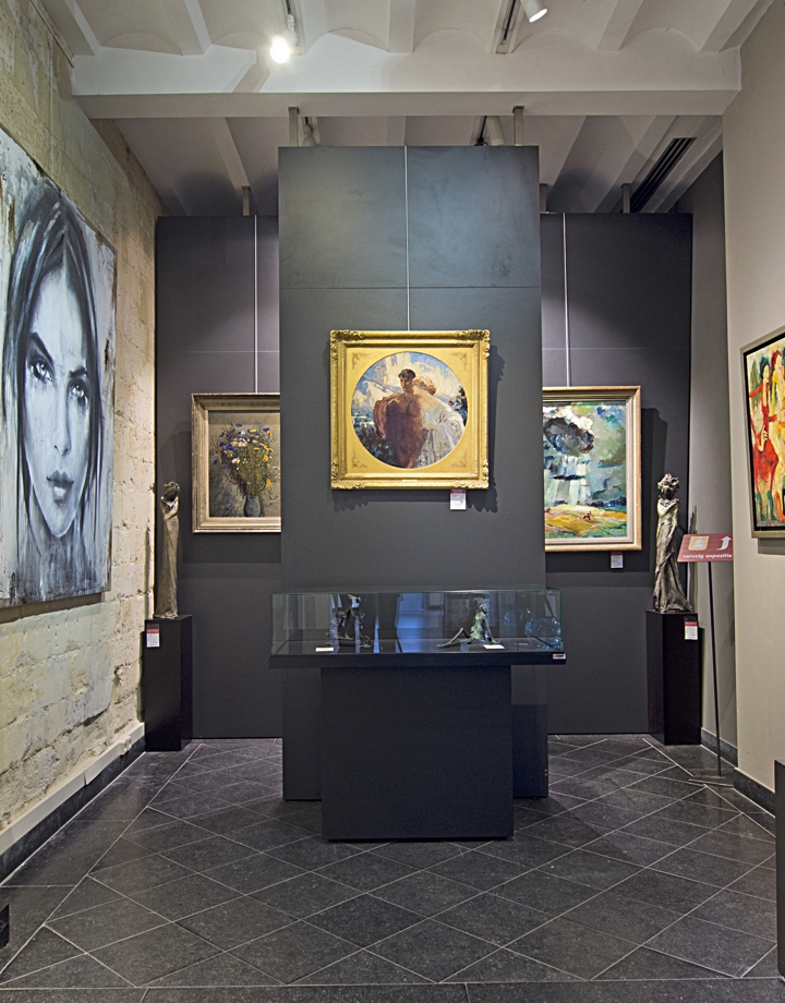 Verschillende soorten kunst in gallerie