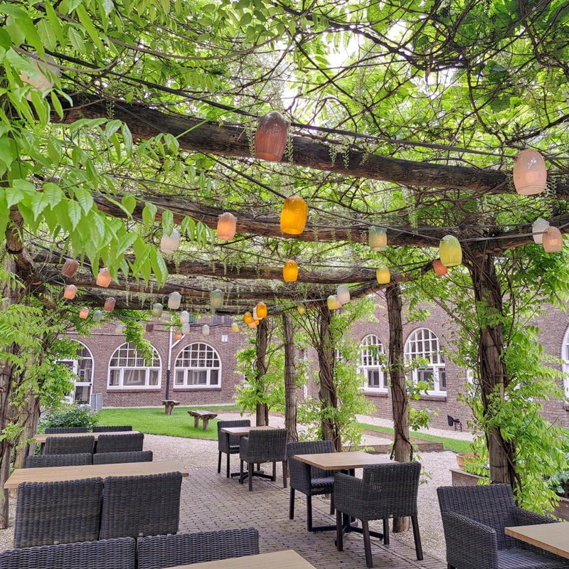 Terras van de twee gezusters in Heerlen 