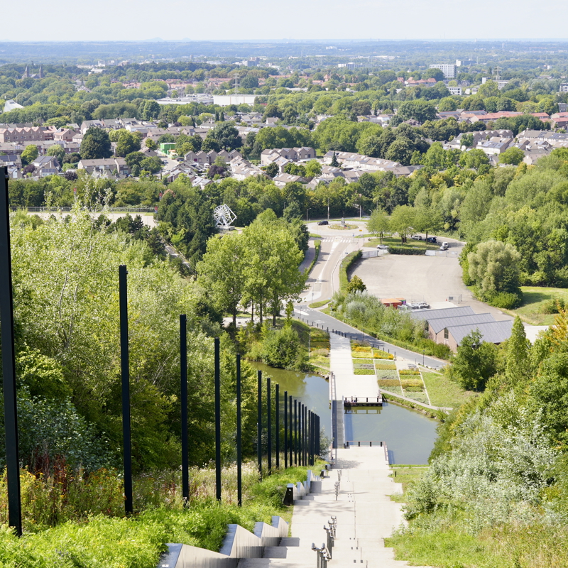 Uitzicht vanaf Kolenberg met trap vanaf boven