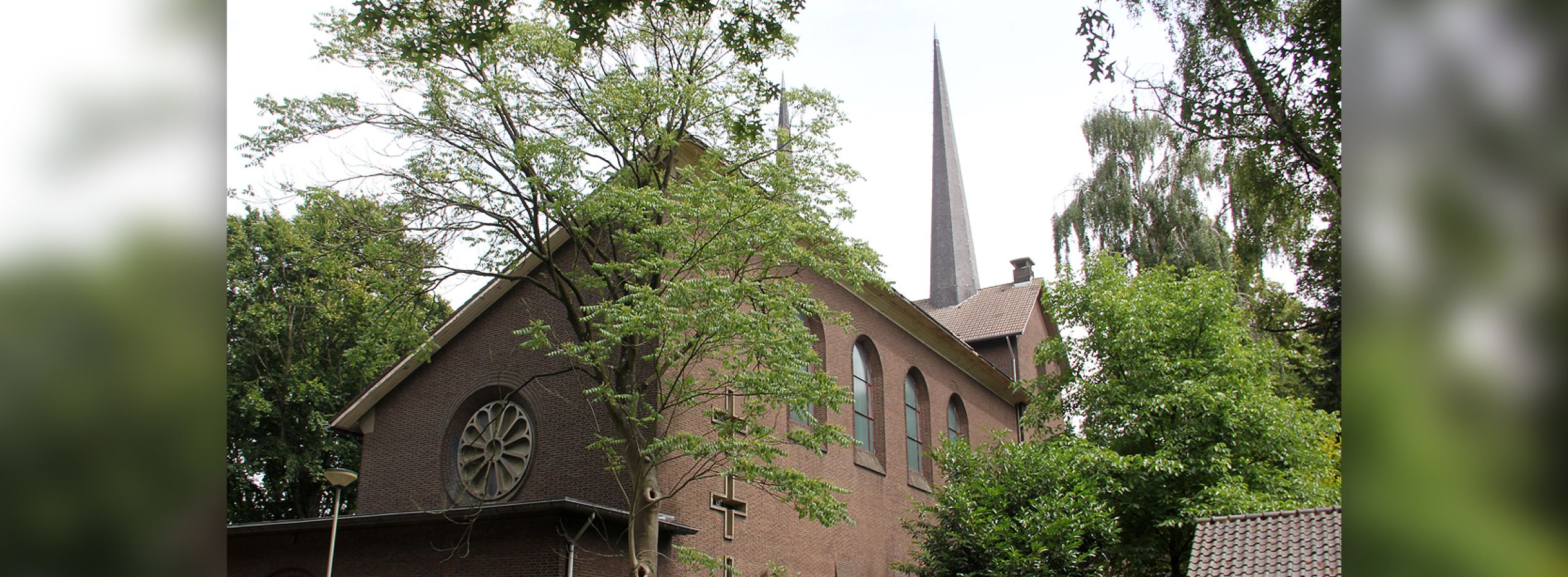 De Gemmakerk genaamd ‘Ònger de 2 Tores’ Sittard