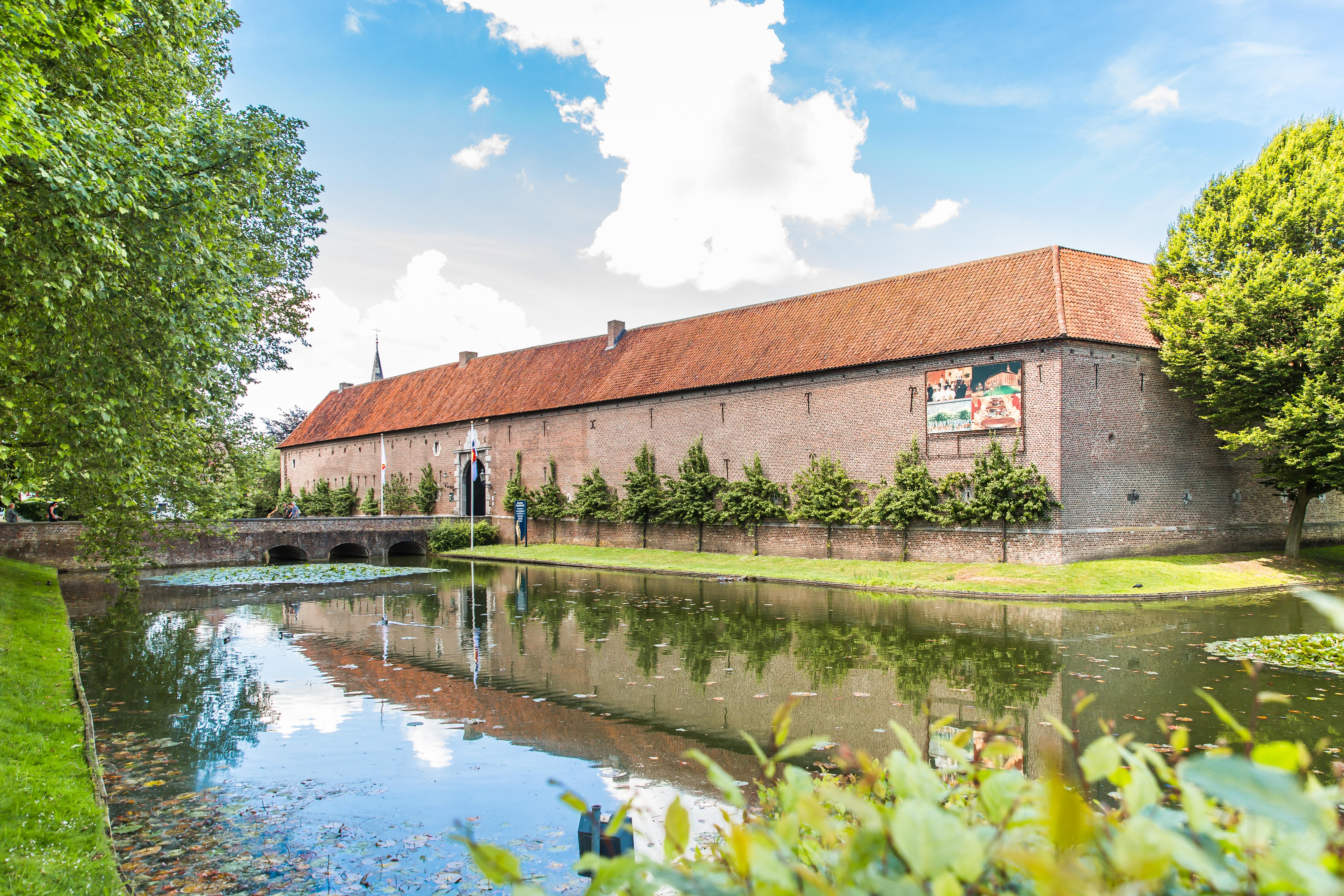 Autotochten bij Kasteel Limbricht