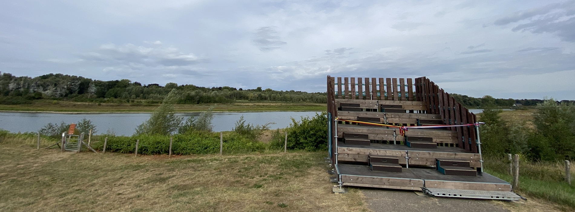 Verplaatsbaar uitkijkpunt RivierPark Maasvallei