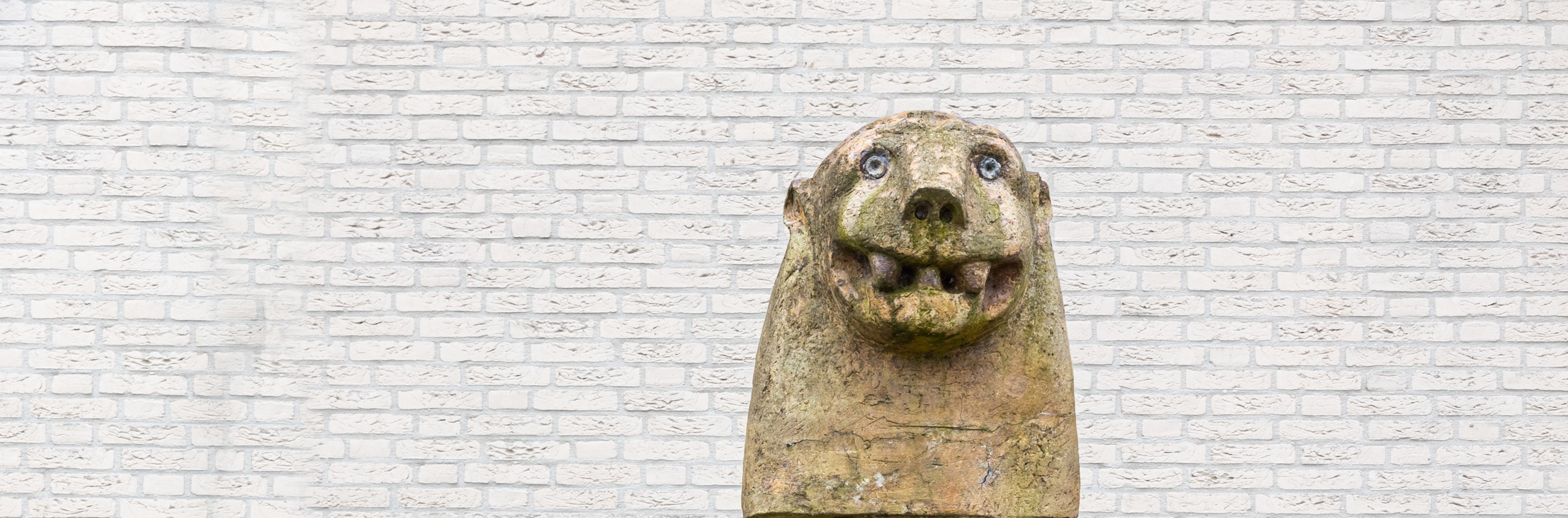 Leeuw Ubach over Worms